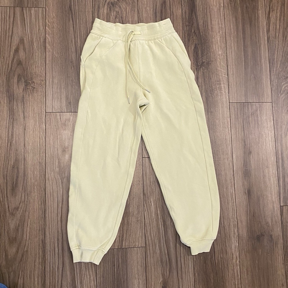 Lululemon Stretch High Rise On The Fly Jogger Size 4 Ruffle Waist Citron Green